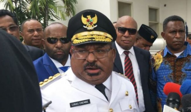 lukas enembe, gubernur papua