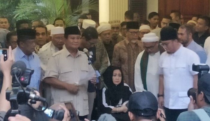 Calon presiden Prabowo Subianto akhirnya tampil bersama calon wakil presiden Sandiaga Uno
