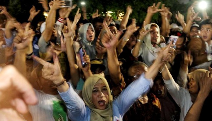 deklarasikan-kemenangan-prabowo-sandi-di-tmii