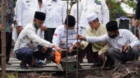 Pembangunan Pondok Pesantren At Tafsiriyah Riau yang berada di Dusun 2 Simpang Pulai Desa Baru, Kecamatan Siak Hulu dimulai ditandai dari peletakan bat pertama oleh Bupati Kampar.