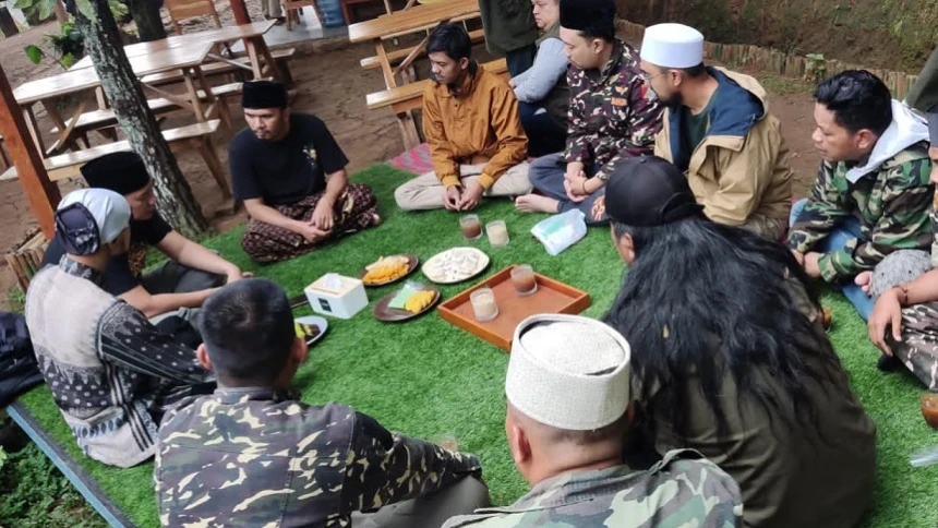 Bertemu GP Ansor di Pesan Trend, Ustadz Hanan Attaki Nyatakan Siap Ikut Kaderisasi