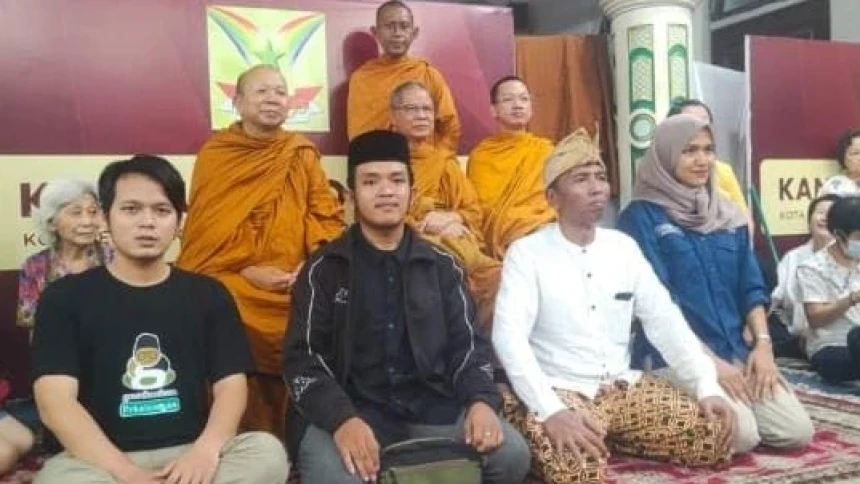 Biksu Thudong Menginap di Kanzus Sholawat, Habib Luthfi Bakal Susul ke Candi Borobudur