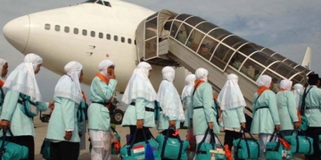 Kapan Jamaah Haji Indonesia Naik Pesawat Pertama Kali?