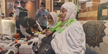Kisah Nenek Djumi Jemaah Tertua Kloter Pertama:  Berangkat Haji Setelah Terhalang Pandemi