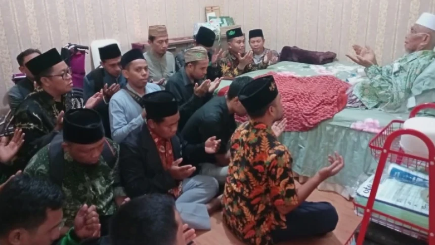 Mahasiswa Pascasarjana Uniqba NTB Sowan Datok Bagu, Didoakan Mendapat Ilmu Barakah