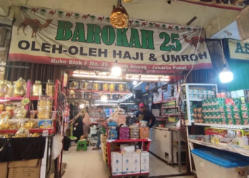 Berburu Oleh-Oleh Haji di Pasar Tanah Abang