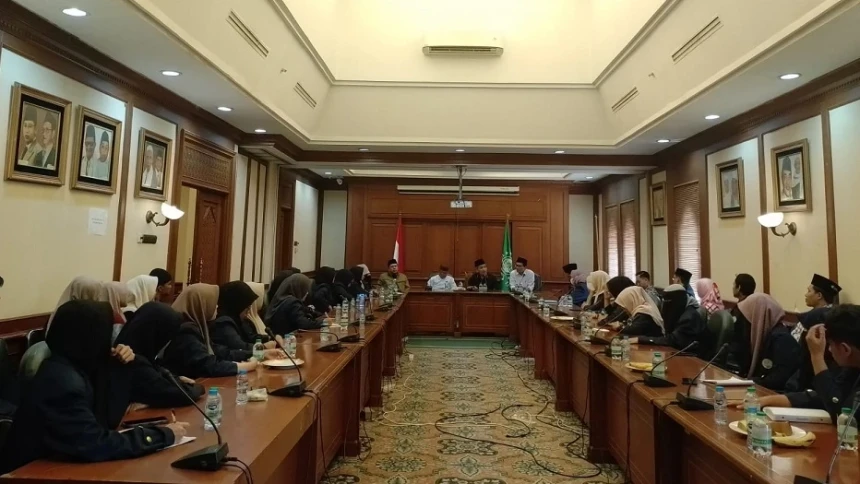 Gus Ulil: Meski Sederhana, Kiai-Kiai Besar Nongkrongnya di Kantor PBNU