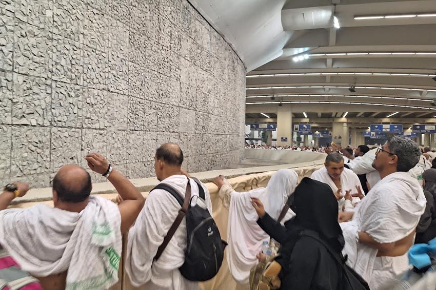 Hari Ini Jemaah Haji Laksanakan Jumrah Aqobah di Mina