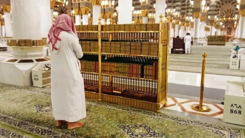 Kasih Sayang Mbah Mad Watu Congol pada Orang Ingin Haji tapi Tak Mau Shalat