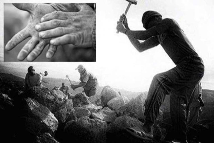 Kisah Nabi Muhammad SAW Mencium Tangan Sahabat Pemecah Batu