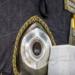 Pahala Mencium Hajar Aswad dari Jarak Jauh Bagi Jemaah Lansia