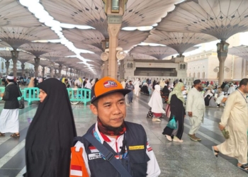 Suka Duka Petugas Antar Jemaah Haji Kesasar: Dimarahi, Dipukul, hingga Dicium Tangannya