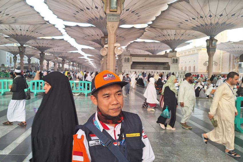 Suka Duka Petugas Antar Jemaah Haji Kesasar: Dimarahi, Dipukul, hingga Dicium Tangannya