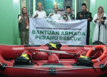 Tangani Dampak Banjir, NU Care-LAZISNU Salurkan Perahu Rescue untuk 3 Provinsi