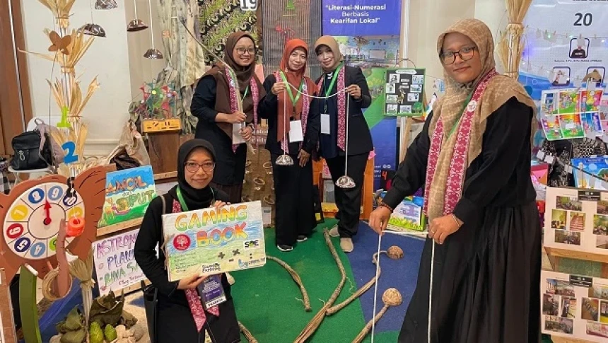 Unjuk Prestasi POP, SD Alam Pacitan Angkat Nilai Kearifan Lokal Melalui Batok Bercerita