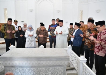 Wapres Ma’ruf Amin Ziarah ke Makam Imam Bukhari di Uzbekistan, Kenang Peran Penting Bung Karno