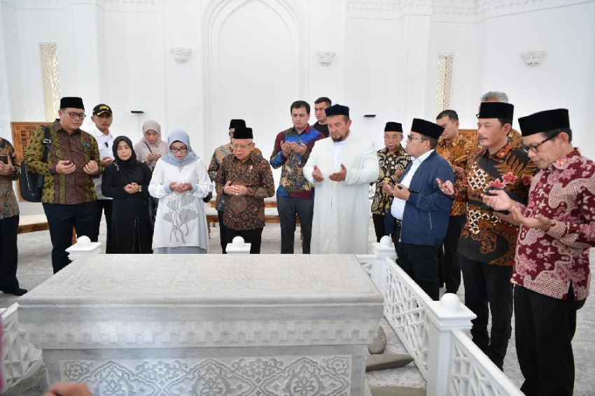Wapres Ma’ruf Amin Ziarah ke Makam Imam Bukhari di Uzbekistan, Kenang Peran Penting Bung Karno