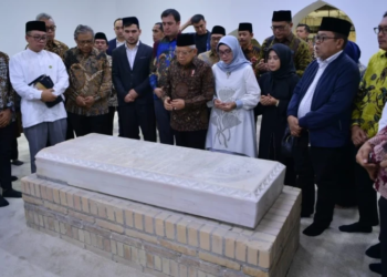 Ziarahi Makam Imam al-Bukhari, Wapres: Punya Ikatan Historis dengan Indonesia