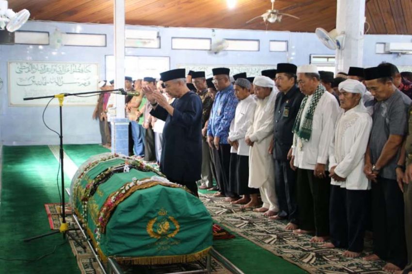 Bacaan Sholat Jenazah Lengkap Arab, Latin dan Niat