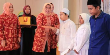 Gandeng Baznas, DWP Bimas Islam Santuni 250 Anak Yatim | NU Online