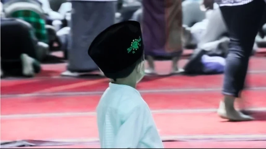 Khutbah Jumat Bahasa Mandailing; Parsiajaran Na Porlu Sian Rasulullah Parsoalan Mandidik Anak