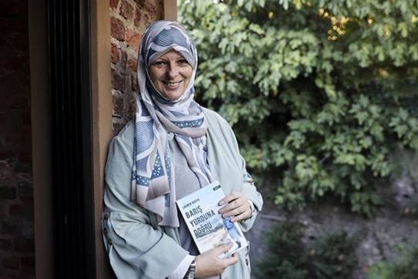 Kisah Adik Ipar Tony Blair Masuk Islam, Mendapat Hidayah di Masjid Iran