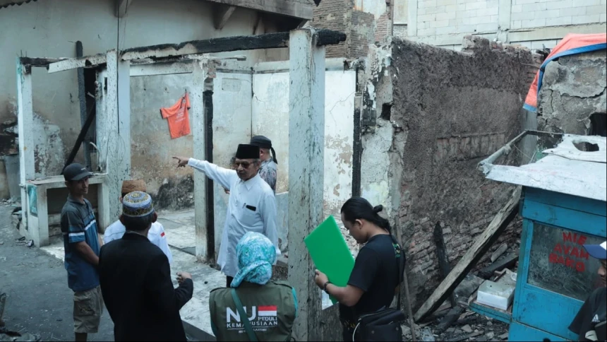 LAZISNU Salurkan Bantuan untuk Warga Terdampak Kebakaran di Tambora Jakarta | NU Online