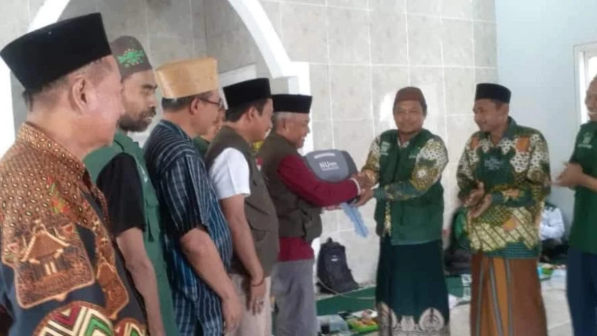 PCNU Pringsewu Lampung Serahkan 1 Unit Ambulans untuk MWCNU Banyumas | NU Online