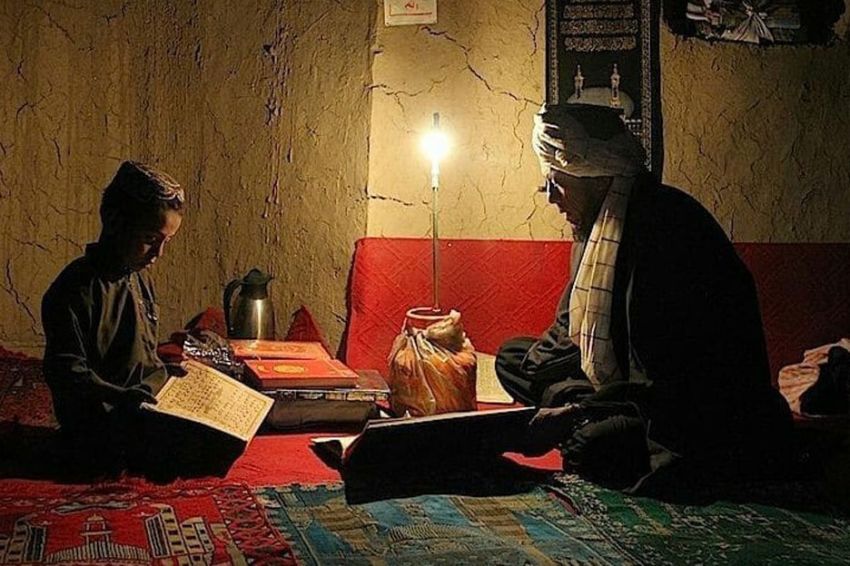 Tak Punya Lampu Penerang, Beginilah Kegigihan Ulama Terdahulu Menuntut Ilmu