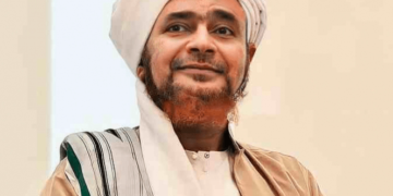 Kitab Khulashah Dilempar dan Dikatakan Tidak Sesuai Sunnah, Habib Umar bin Hafidz: Dzikir Itu Tidak Dilarang