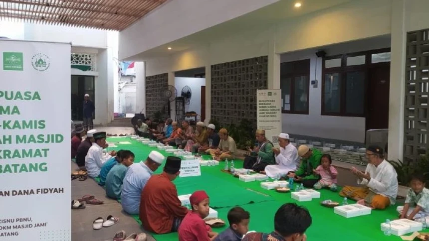 LAZISNU Rutin Salurkan Menu Buka Puasa Senin-Kamis bagi Jamaah Masjid Luar Batang | NU Online