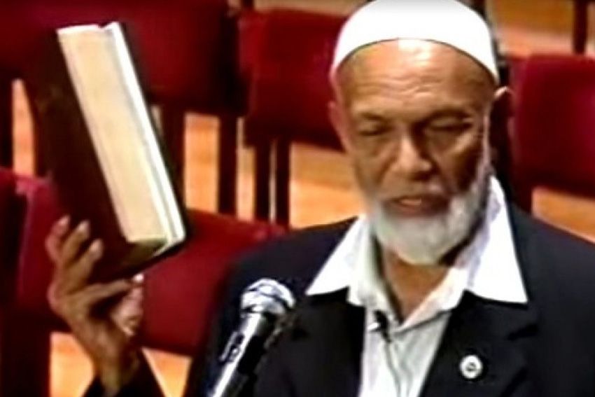 Dialog Ahmed Deedat dengan Van Heerden: Apa yang Dikatakan Injil tentang Muhammad SAW?