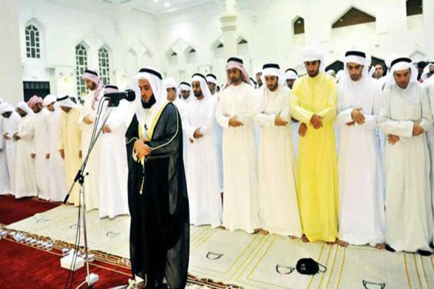 Hukum dan Keutamaan Mengucapkan ‘Amin’ setelah Membaca Al Fatihah dalam Salat