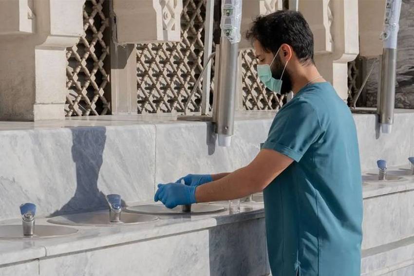 Warisan Abadi Arab Saudi: Menjaga Air Zamzam