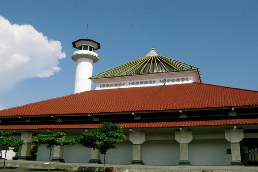 Jadwal Imsakiyah Surabaya, 2 April 2024/ 22 Ramadan 1445 Hijriah