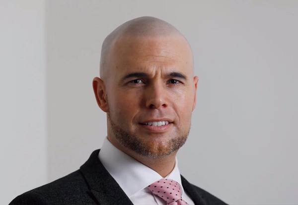 Penyesalan Jaron van Klaveren Menjual Kebohongan tentang Islam