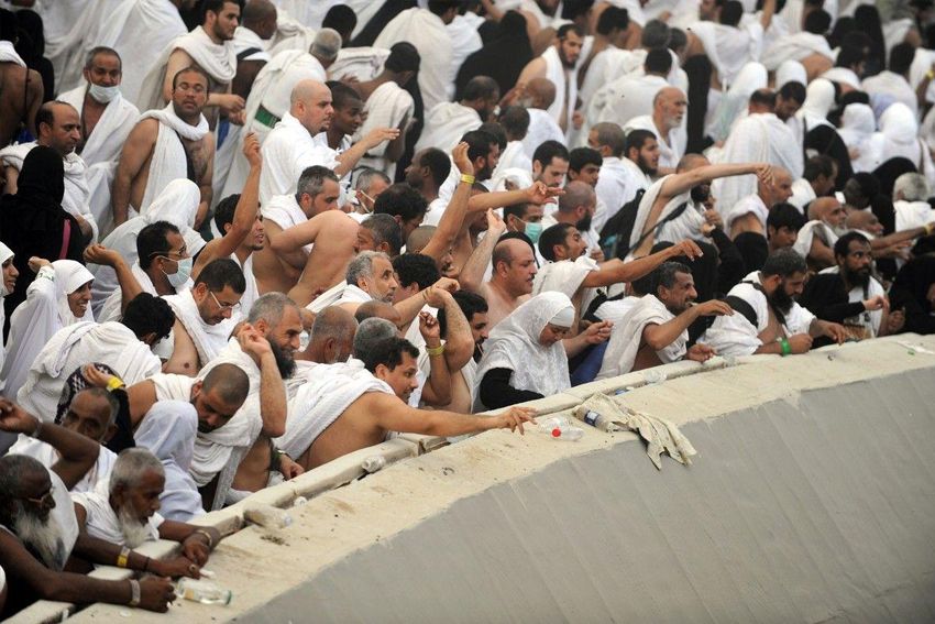 4 Rangkaian Pelaksanaan Haji: Mabit di Muzdalifah, Melontar, Berkurban dan Bercukur