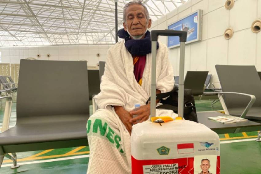 Cerita Bahagia Abdul Malik, Tukang Aspal Naik Haji Bersama Teman Masa Kecil