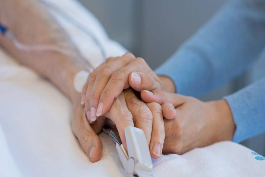 Doa Menjenguk Orang Sakit dan Doa Mustajabnya