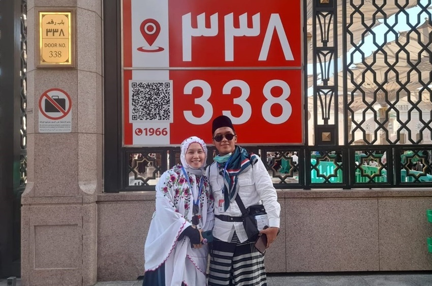 Kisah Haji Hilmi dan Suci: Berhaji Beda Kloter, Bertemu di Gerbang Romantis 338