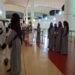 Senyum Gadis-gadis Wukalla Sambut Jemaah Haji Indonesia di Bandara