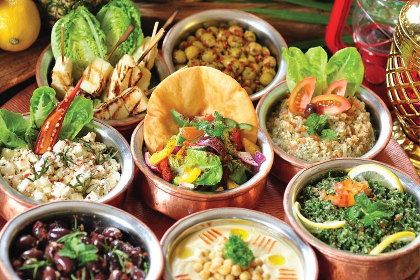 Allah Memerintahkan Memakan Makanan yang Halal dan Thayyib, Begini Penjelasannya