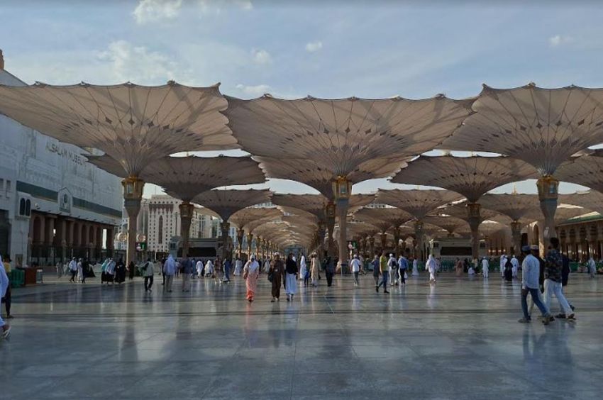 Ingat! Salat Arbain Bukan Kewajiban dan Bukan Rangkaian Ibadah Haji