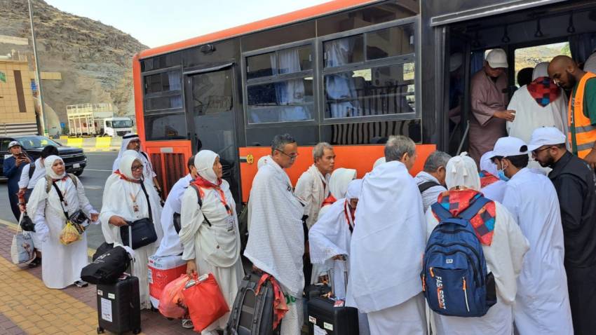 Jemaah Haji Indonesia Diberangkatkan Bergelombang untuk Wukuf di Arafah