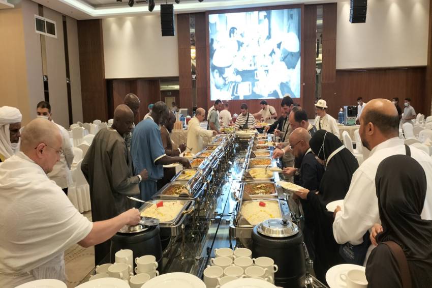 Menikmati Beragam Fasilitas Mewah Undangan Haji Raja Salman