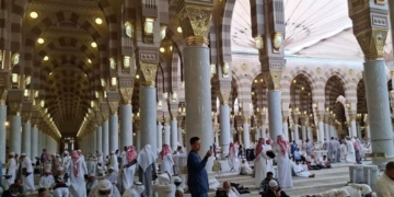 Tujuan Salat Arbain, Melatih Jemaah Salat Berjamaah Tak Terputus