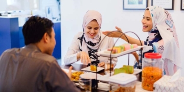 11 Adab dan Sopan Santun saat Makan dalam Islam, Yuk Kenali dan Amalkan!