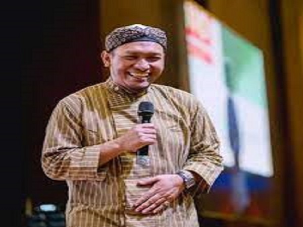 Profil Lengkap Salim A Fillah, Pendakwah yang Beri Beasiswa ke Anak Penjual Es Teh yang Dihina Gus Miftah
