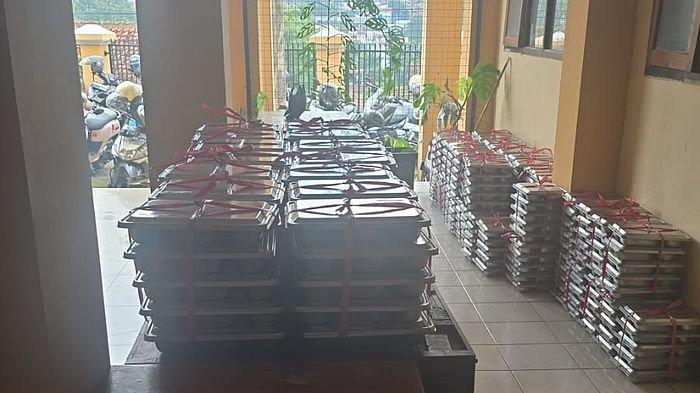 3 Hari Berturut-turut Menu MBG Berbau dan Berulat, Ratusan Siswa SMAN Jatinangor Menolak Makan  – Portal Berita Islam