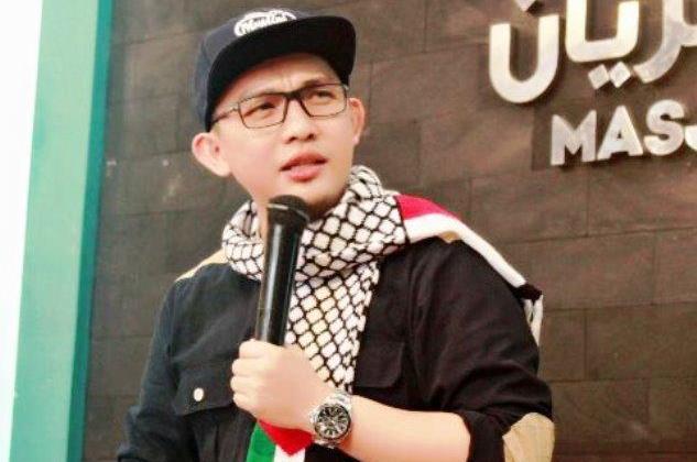 Korupsi Sudah Menggila, Ustaz Hilmi Firdausi Desak Hukuman Mati: Sudah Tak Ada Efek Jera!  – Panji Islam